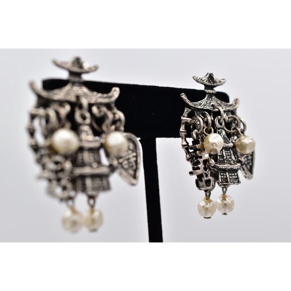Vintage Chinese Charm Clip On Earrings House Heart Pearl Dangle Pearl 60s BinAF - Picture 5 of 12